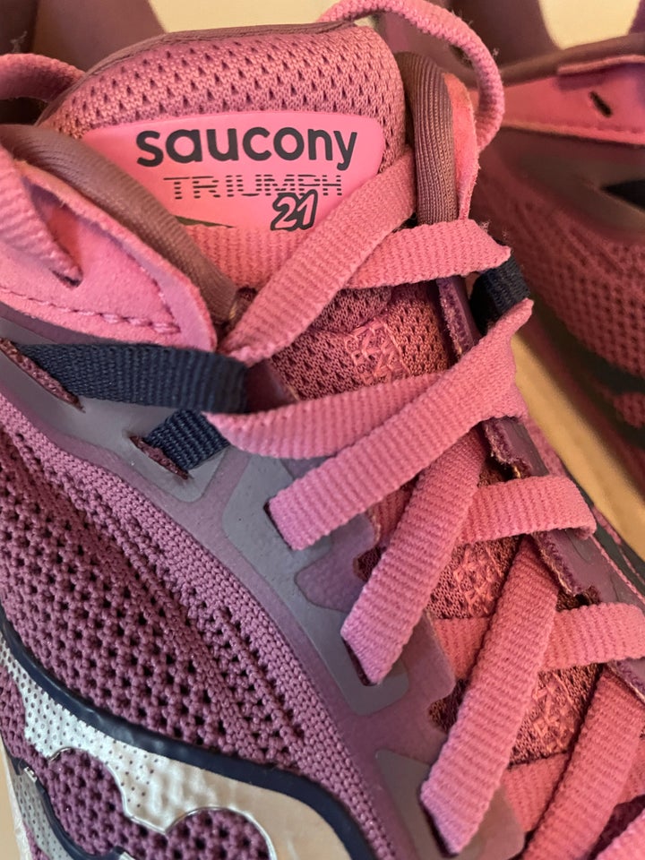 Løbesko, Saucony Triumph 21,