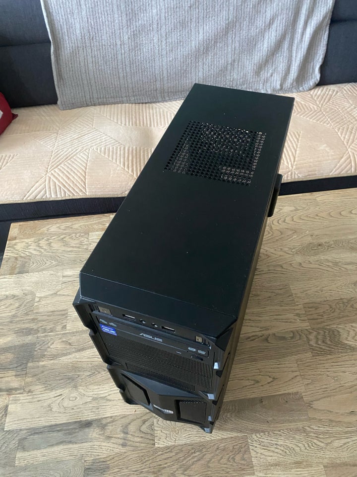 Kabinet, Cooler master k350, God