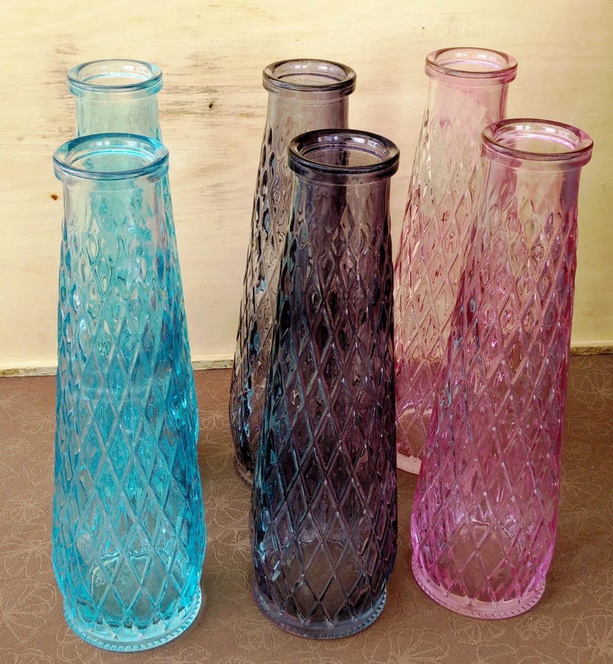 Vase, 6 glas vaser i glas blå rød og