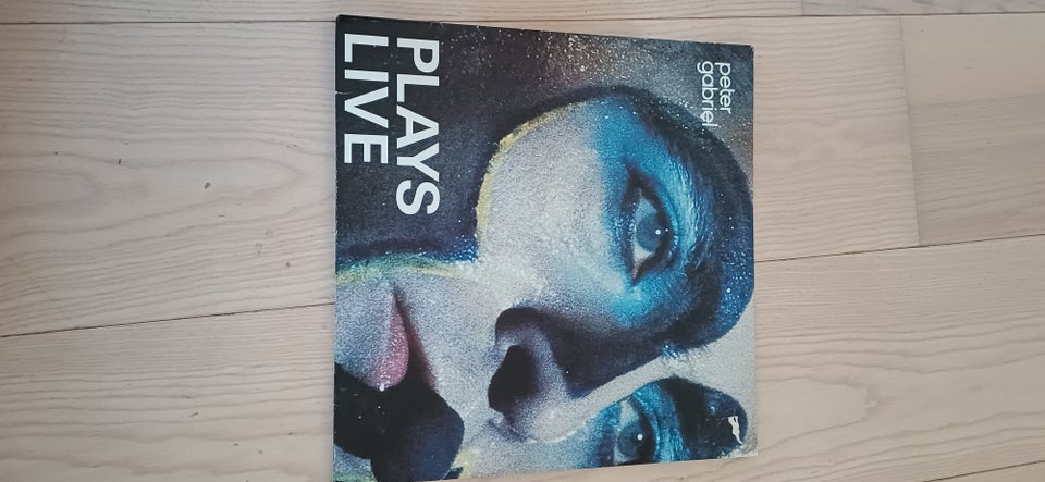 LP, Peter Gabriel , Plays live