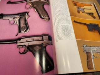 ILLUSTRATED HISTORY OF GUNS AND