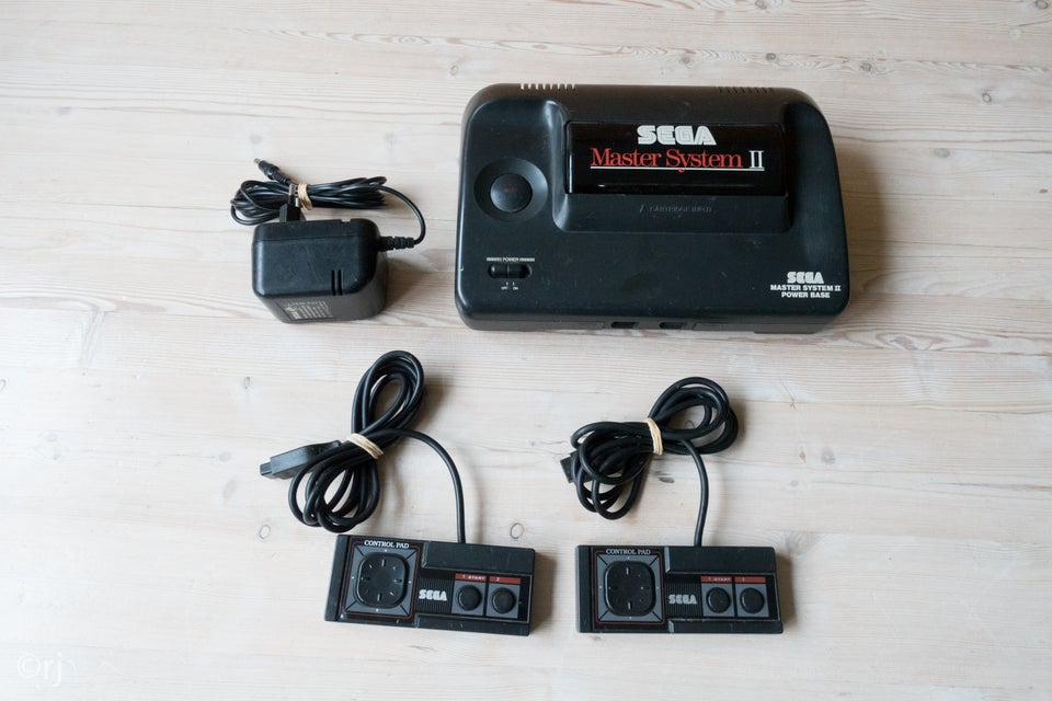 SEGA Master System 2