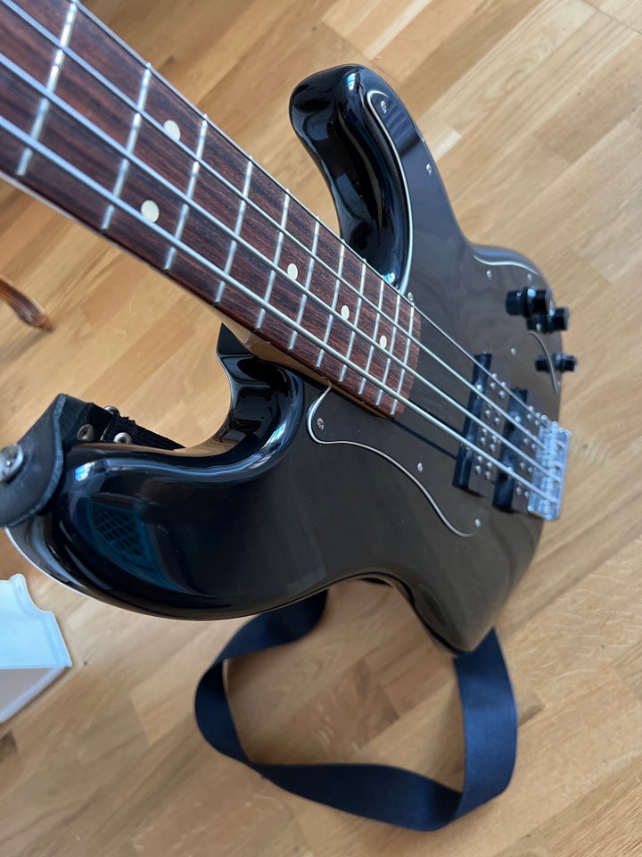 Elbas, Fender Blacktop P-Bass