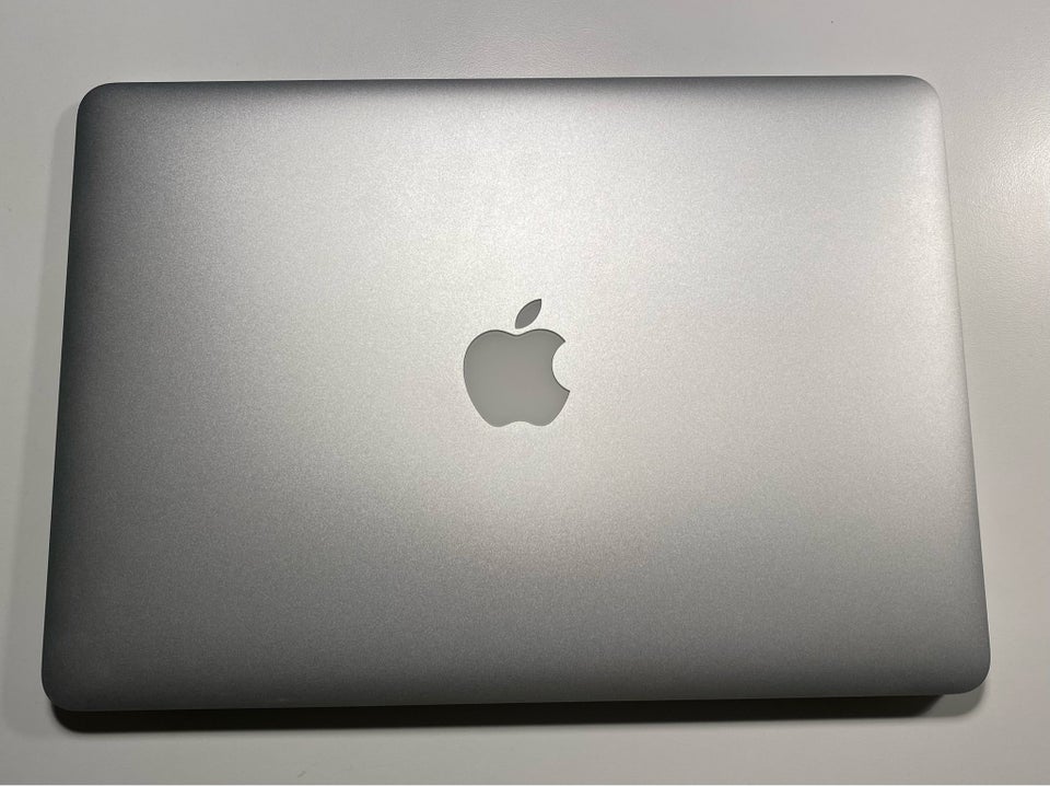 MacBook Air 2015 Intel i 5/20 GHz