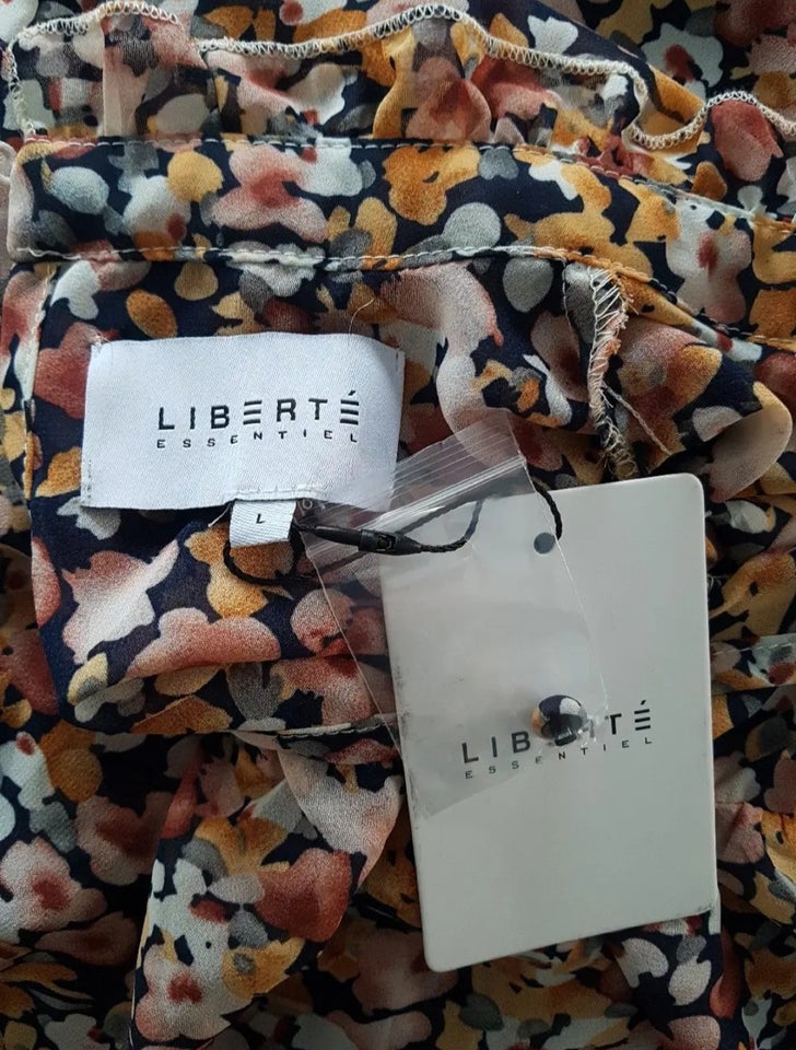 Anden kjole, Liberté , str. L