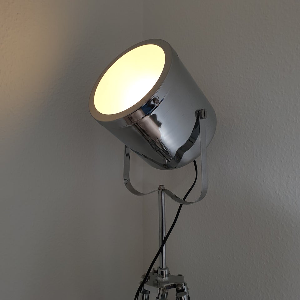 Gulvlampe, Retro scenelampe