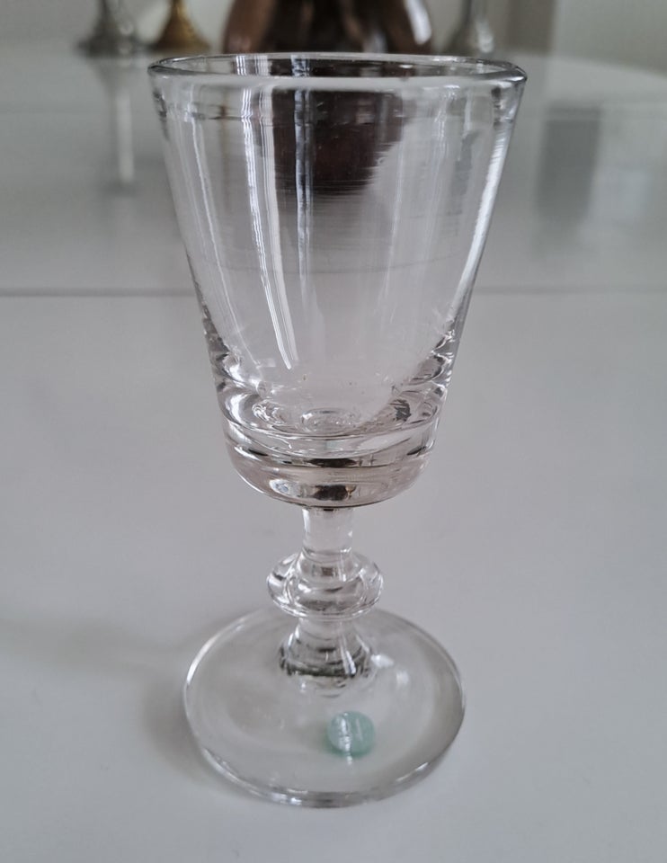 Glas, Gammelt 1800-tals glas