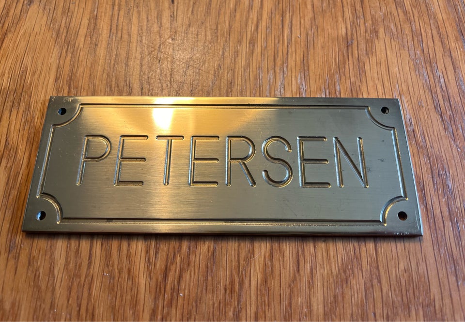 Navneskilt messing “Petersen”