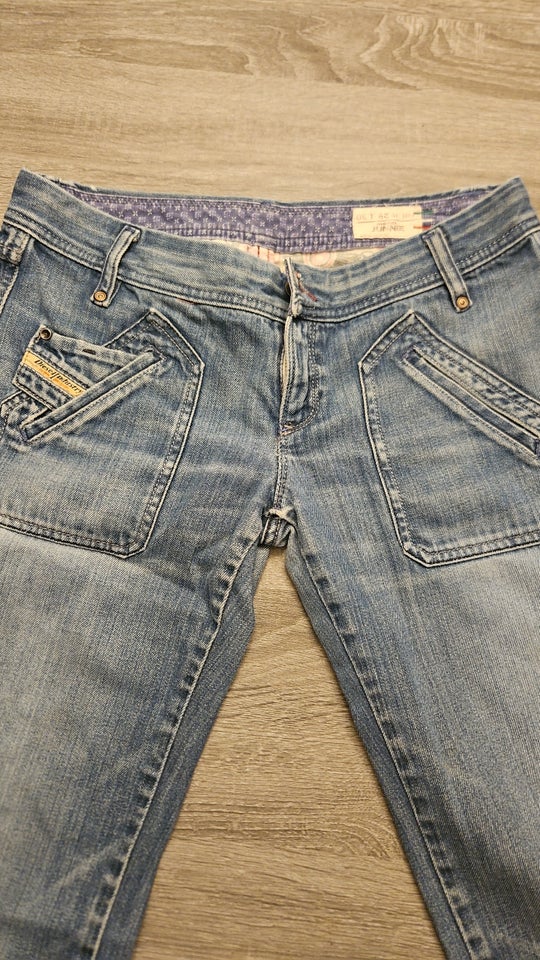 Jeans, Diesel, str. 29