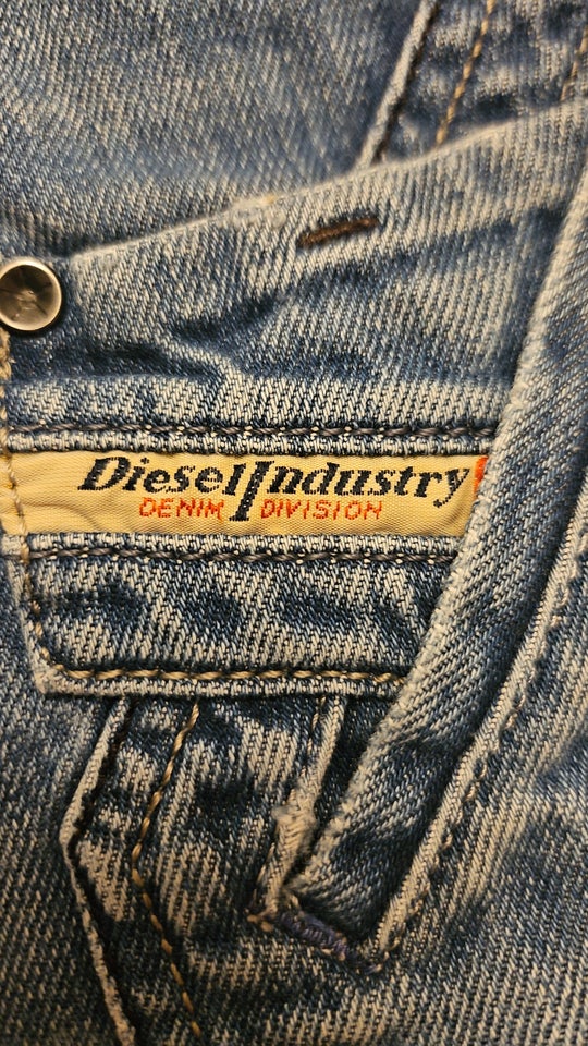 Jeans, Diesel, str. 29