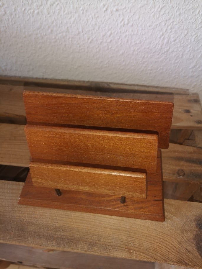 Gammel teak brevholder