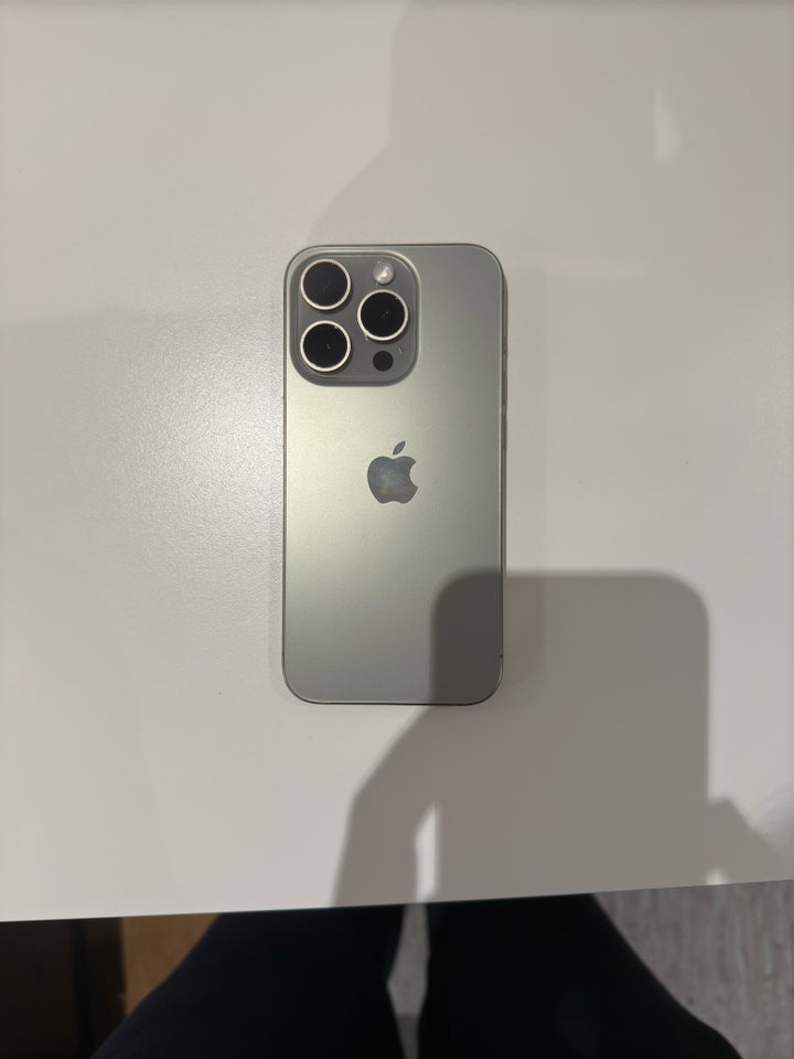 iPhone 15 Pro, 128 GB, grå