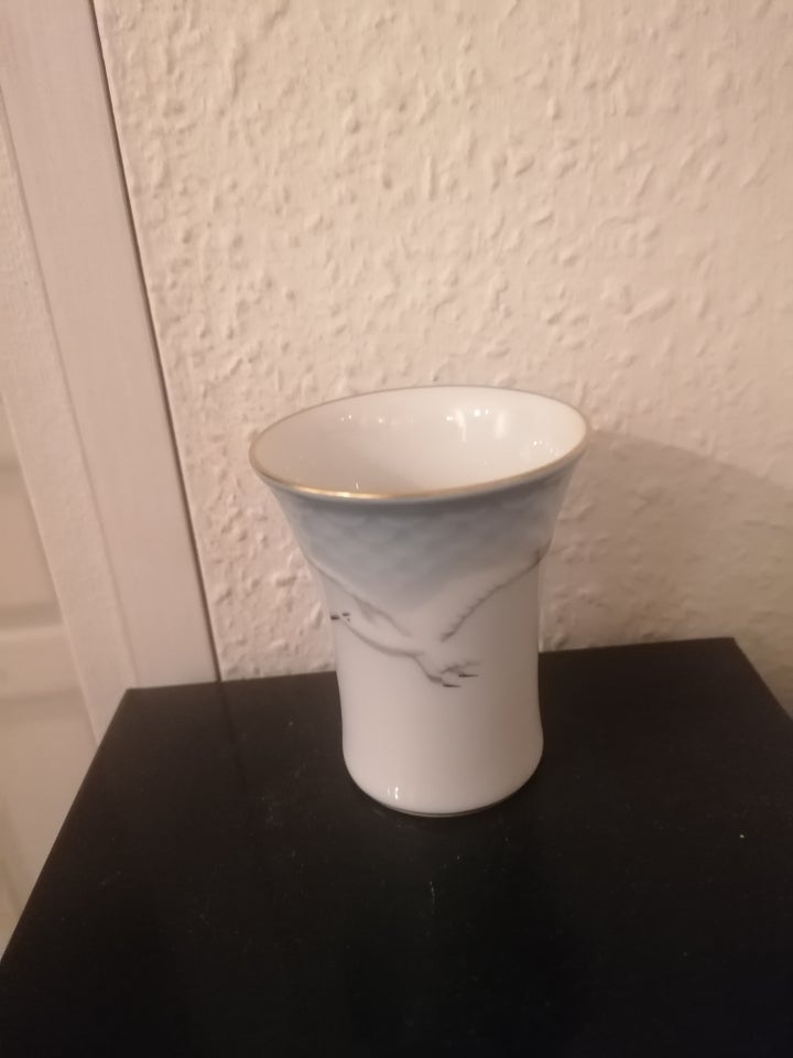 Porcelæn, Lille vase eller