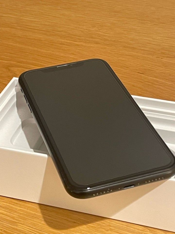 iPhone XR, 64 GB, sort