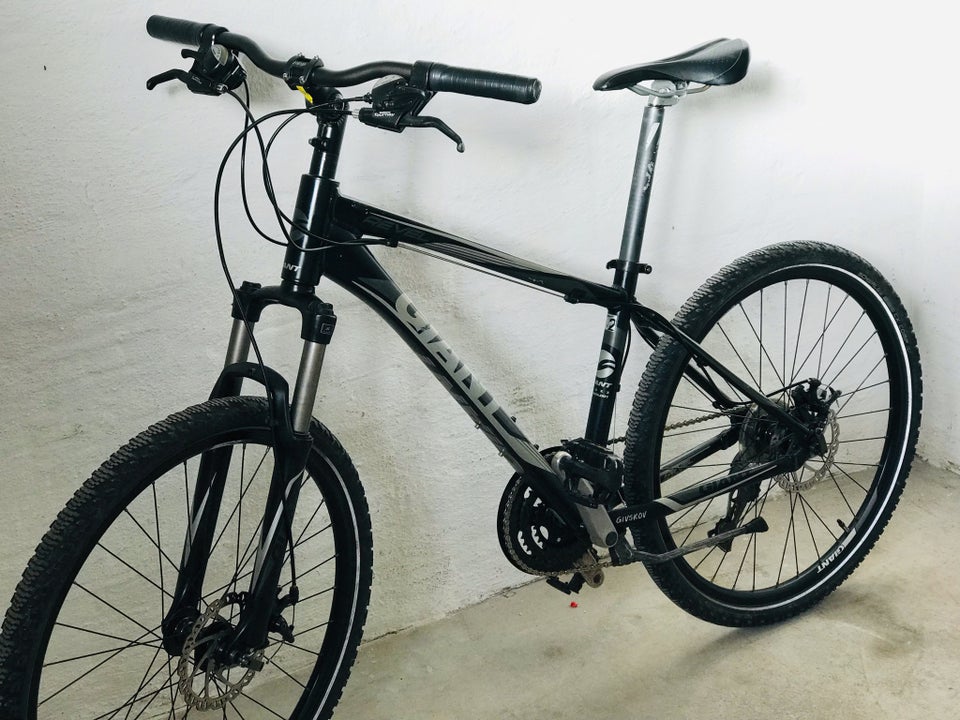 Giant ALUXX, hardtail, 16 og hjul er