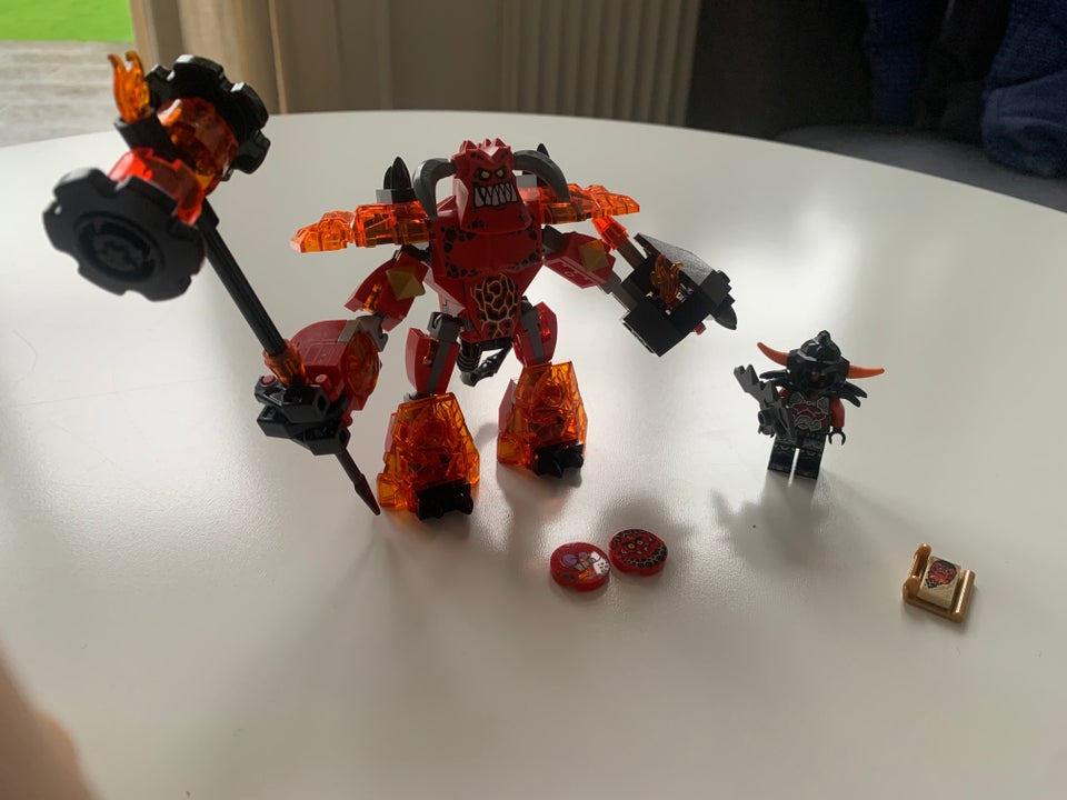 Lego Nexo Knights, Axl’s Tårnbærer