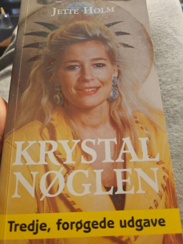 Krystal nøglen, Jette Holm, emne: