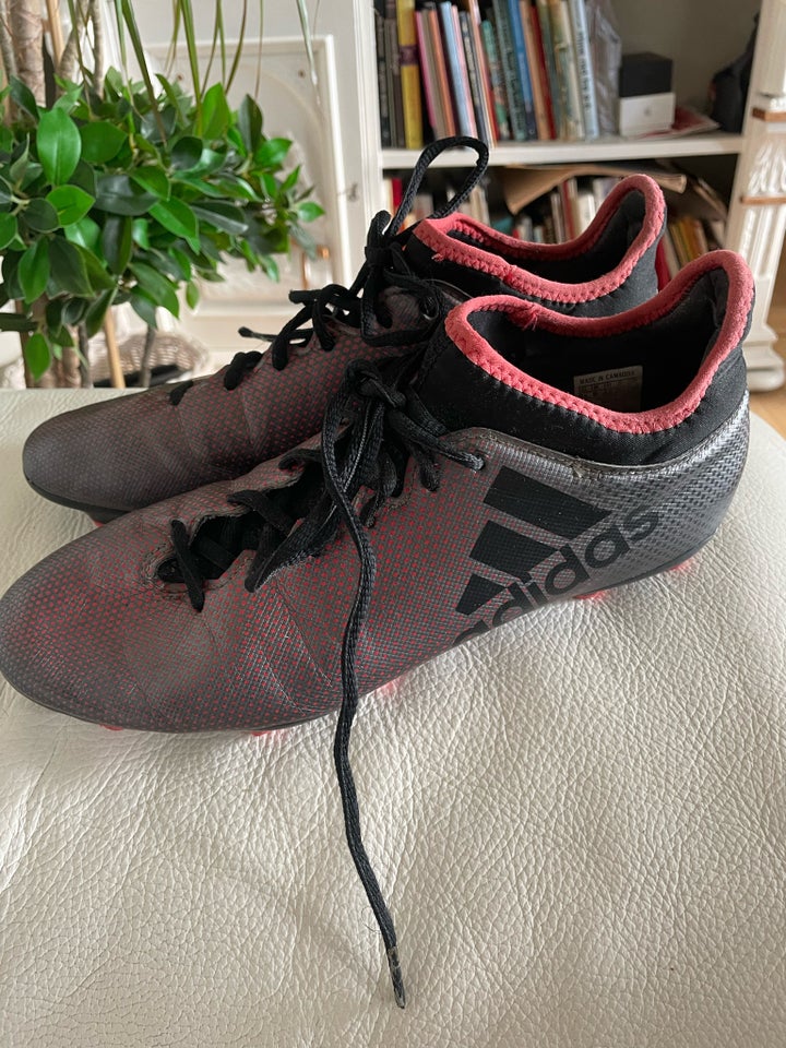 Fodboldsko Adidas str 40