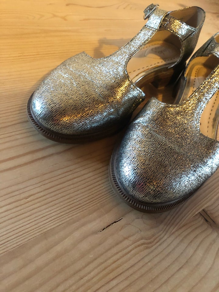 Ballerinasko, str. 37, Clarks