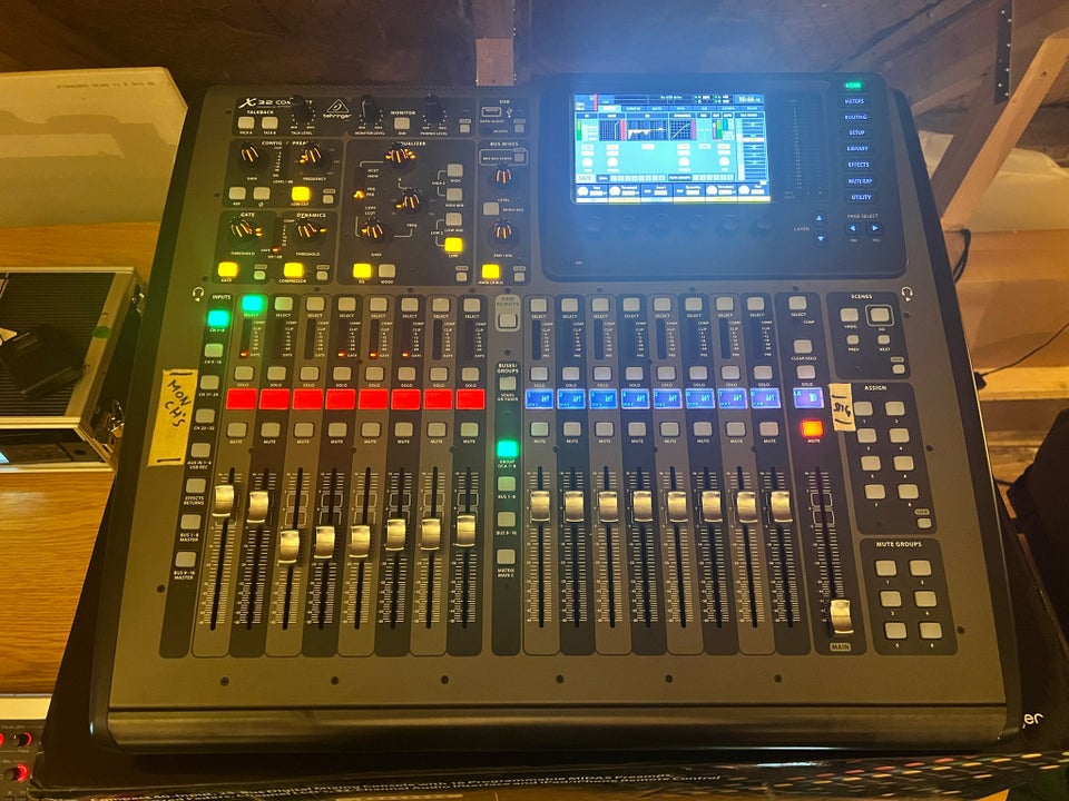 Mixer, Behringer X32 Compact