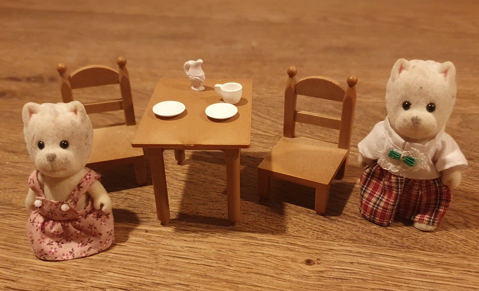 Sylvanian, Ægtepar med cafébord,