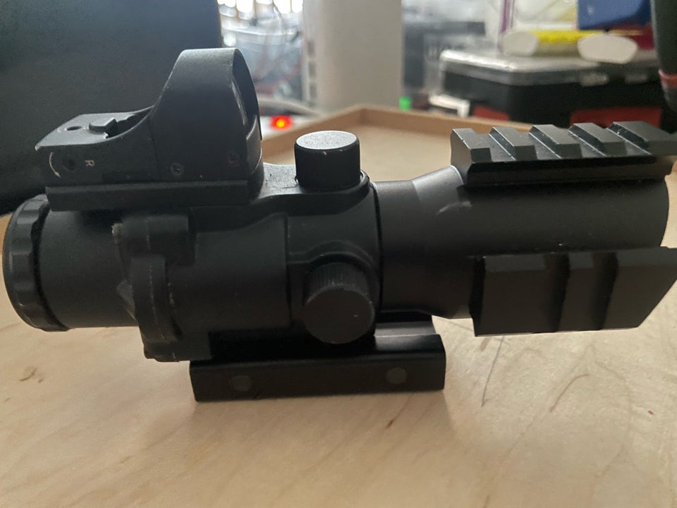 Paintballgevær, ACOG SIGTE 4X32