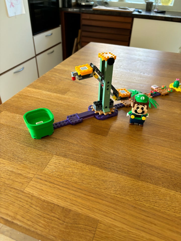 Lego Super Mario