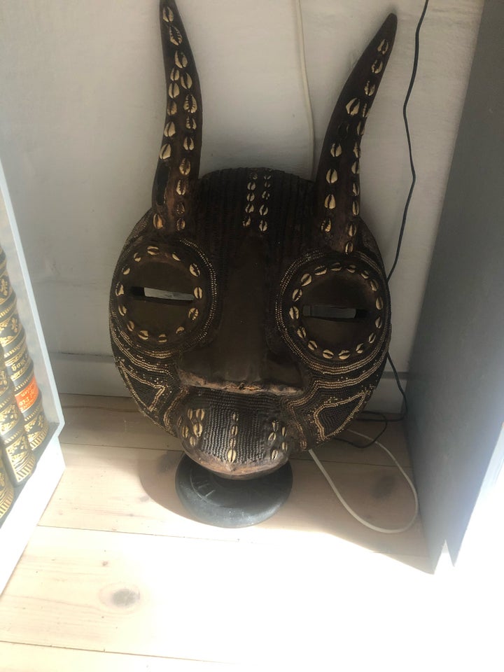 SOLGT Afrikansk maske