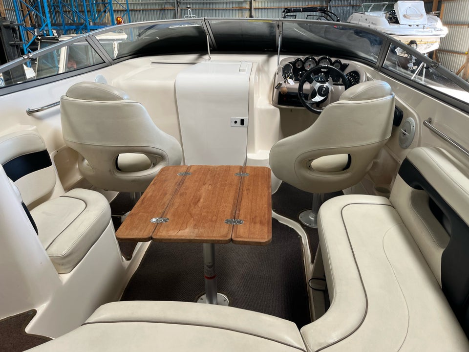 Rinker 232 captiva Cuddy ,