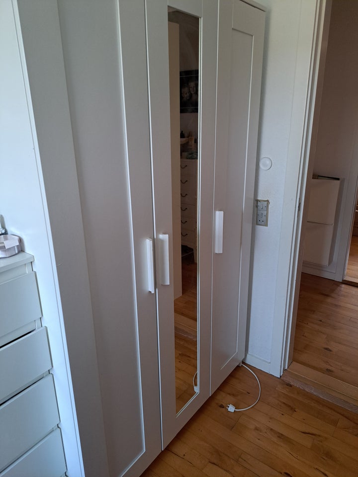 Garderobeskab Ikea b: 117 d: 50 h: