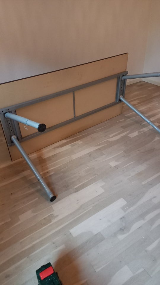 Skrivebord, Ikea, b: 160 d: 80 h: 127