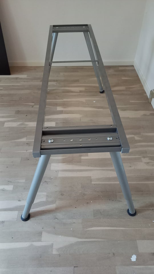 Skrivebord, Ikea, b: 160 d: 80 h: 127