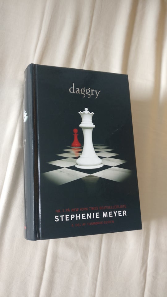 Daggry, Stephenie Meyer, genre: