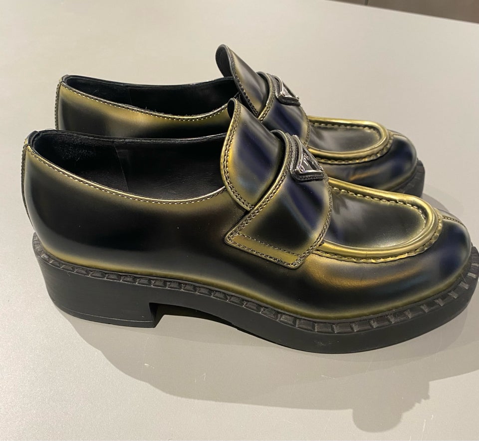 Loafers, str. 38, Prada