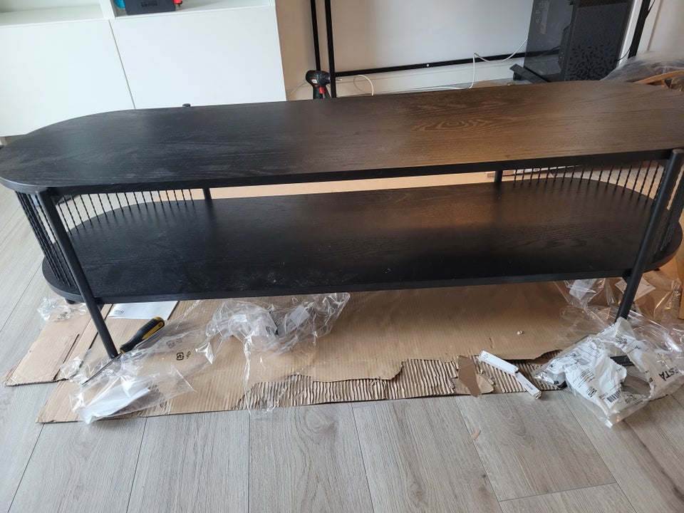 Tv bord, b: 40 l: 140 h: 41