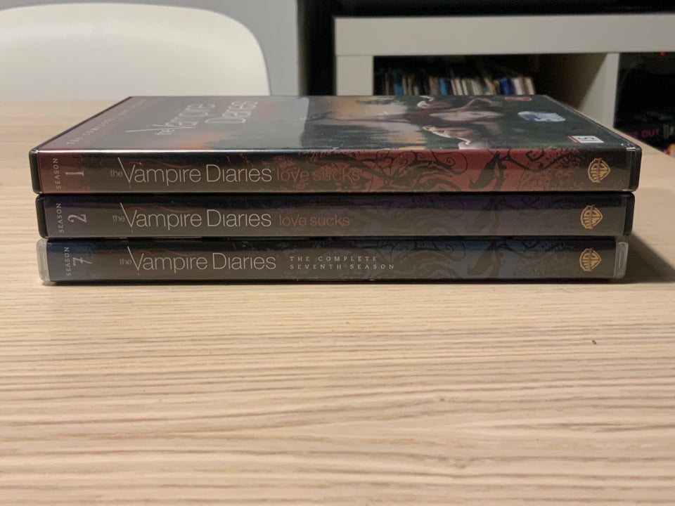 The Vampire Diaries , DVD, action