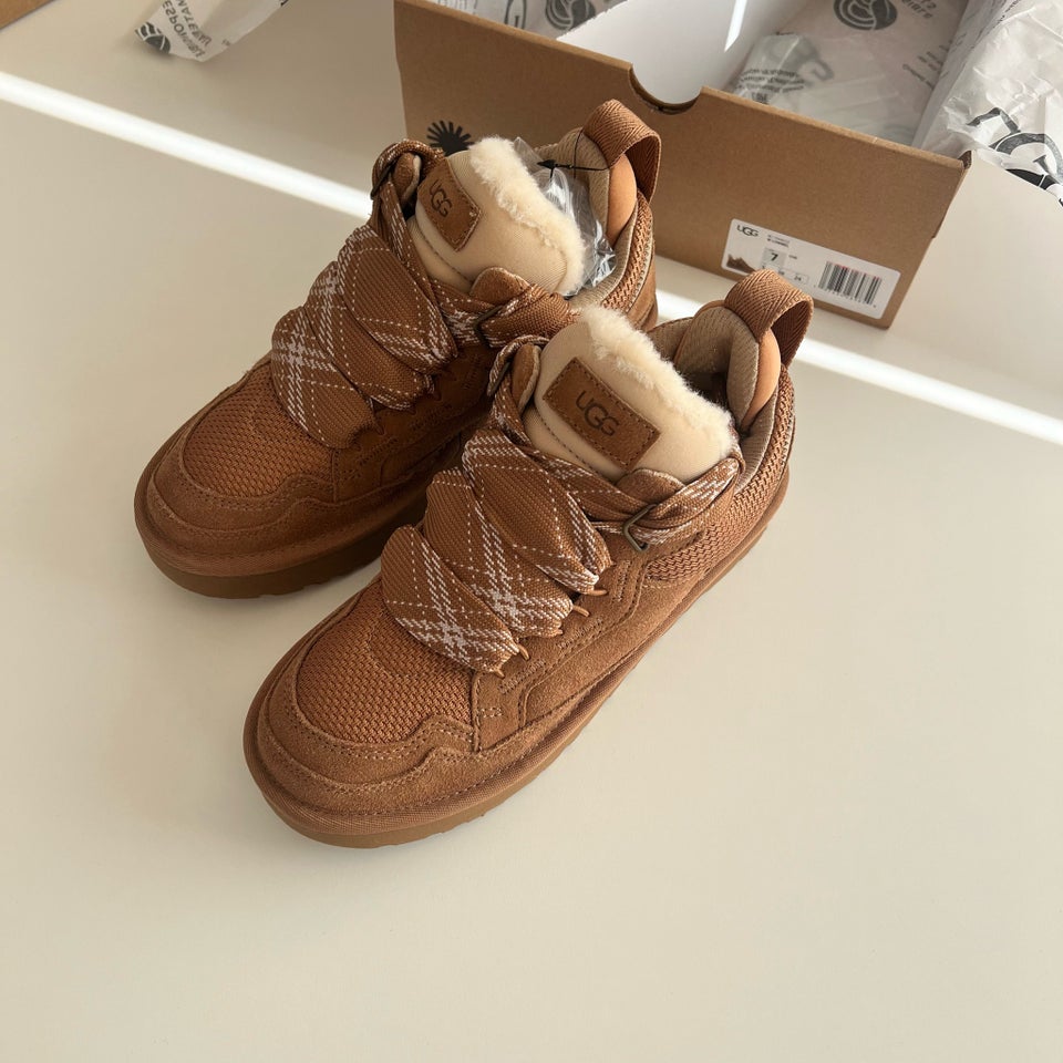 Sneakers, str. 38, Ugg Lowmel