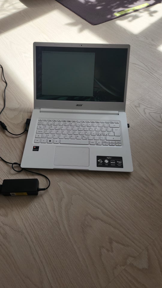 Acer Aspire 24 GHz 4 GB GB ram