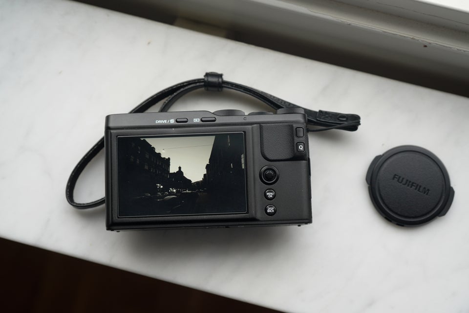 Fujifilm, Fujifilm XF10, 24