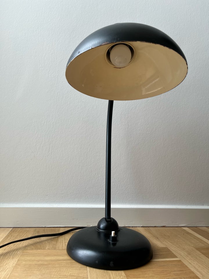 Anden bordlampe, Kaiser Idell