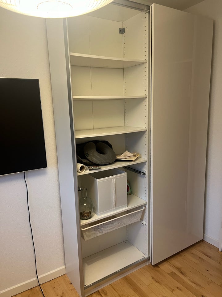 Klædeskab, Ikea, b: 150 d: 35 h: 236