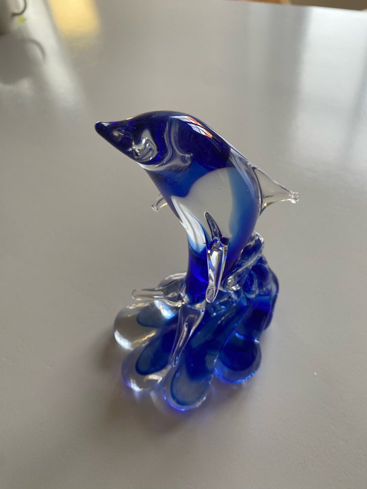 Samlefigurer, Glas delfin