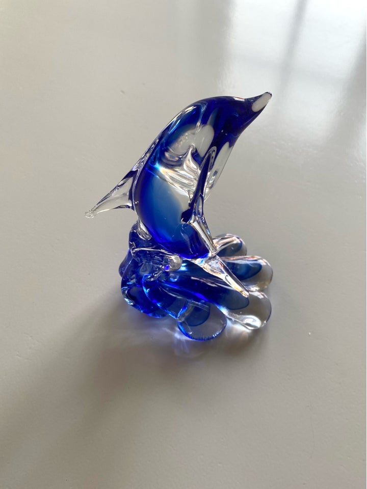 Samlefigurer, Glas delfin