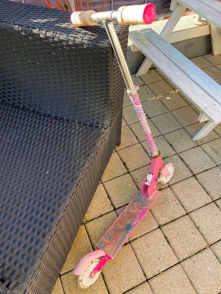 Løbehjul, Barbie, str. 5-8 år