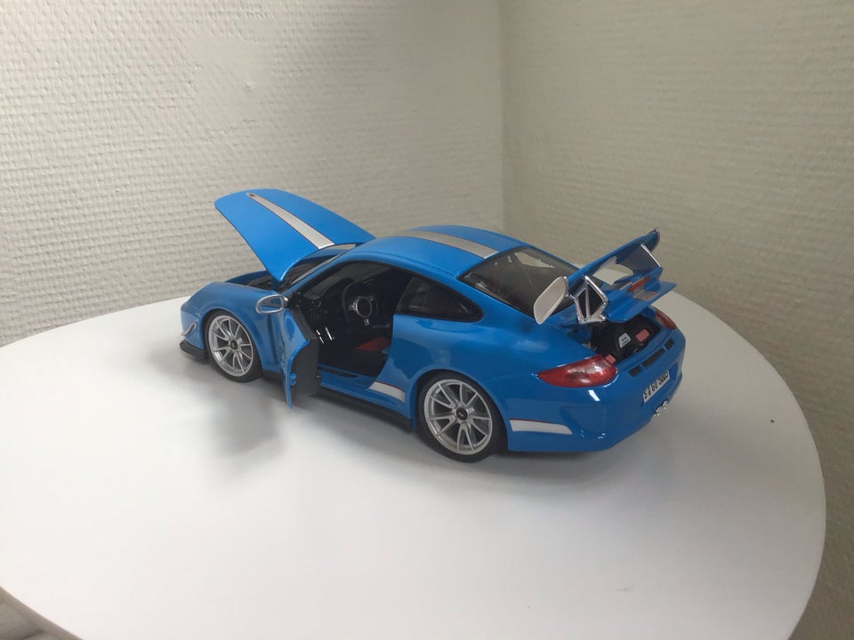 Modelbil, Porsche Burago, skala