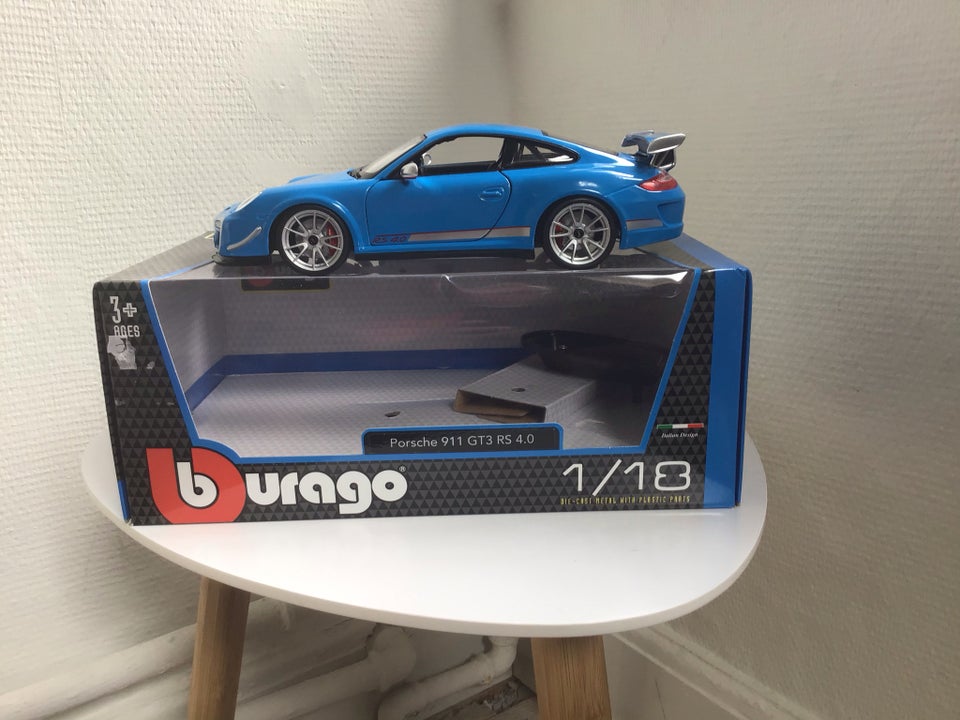 Modelbil, Porsche Burago, skala