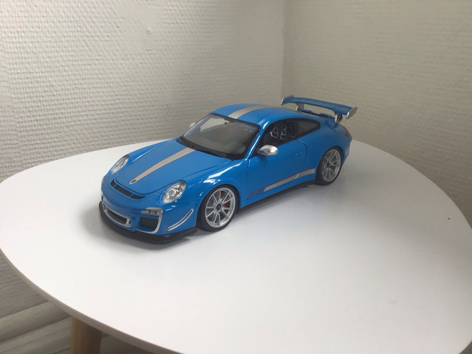 Modelbil, Porsche Burago, skala