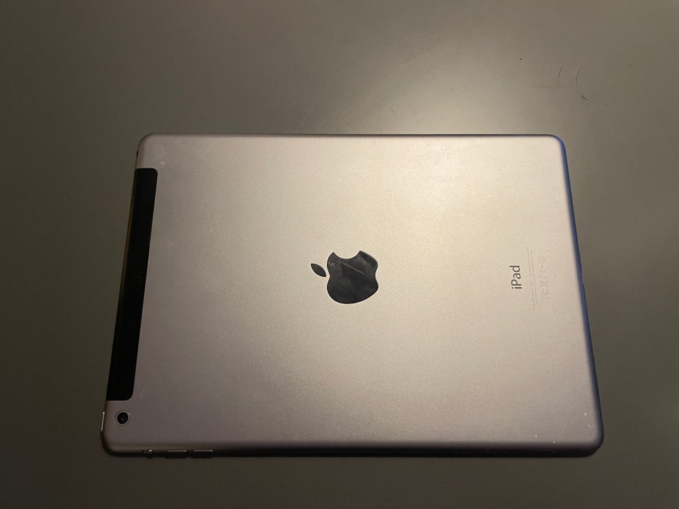 iPad Air, 16 GB, sort