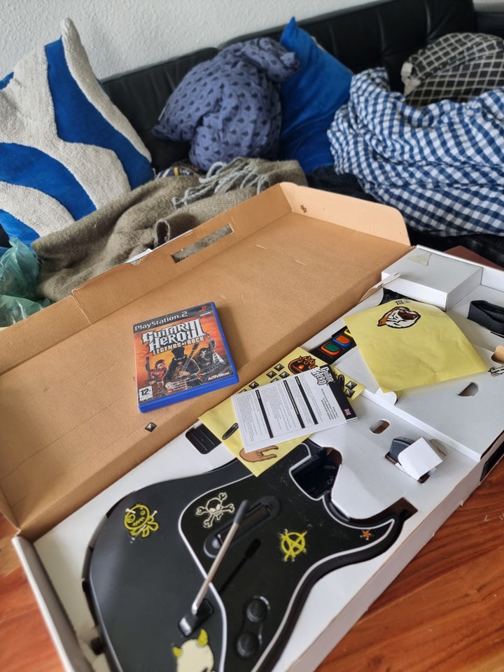 Guitar Hero 3 / kasse med guitar