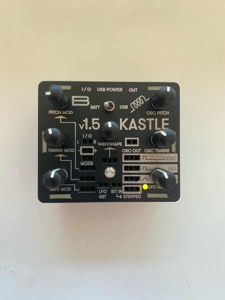 Synthesizer Bastl Kastle 15